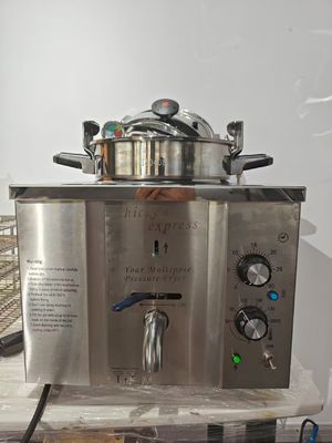 機械パネル 16L 3KW 220V/110V チキン エクスプレス テーブル トップ 圧力 フライヤー