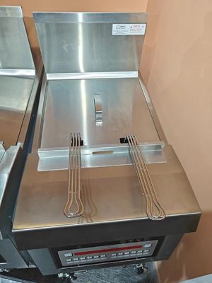 ガスの加熱 220V デジタルコンピュータ パネル 1 鍋 2 バスケ オープン ディープフライヤー