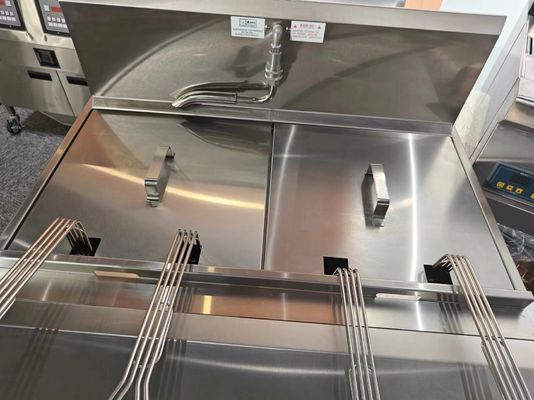 2つの鍋 4つのバスケット 電動デジタルコンピュータ パネル 油濾過付き オープン ディープフライヤー