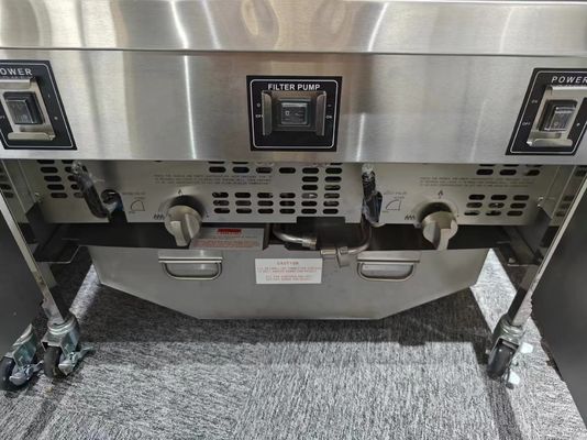220Vデジタルコンピュータ パネル 2つの鍋 4つのバスケット フィルタリング付きのオープンディープフライヤー