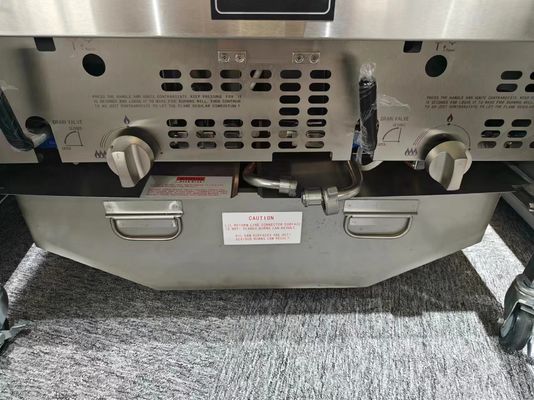 220Vデジタルコンピュータ パネル 2つの鍋 4つのバスケット フィルタリング付きのオープンディープフライヤー