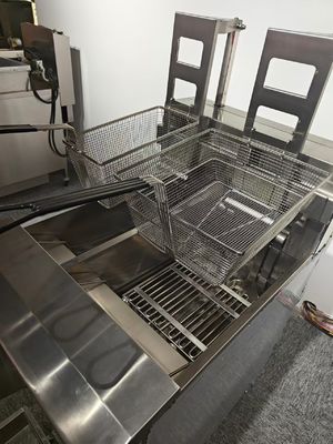 21.4KW ダブルタンク 11.6L+21.5L デジタルコンピュータ パネル 電気チップ オープン フライヤー マシン