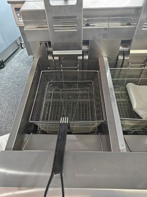 デジタルコンピュータ パネル オートリフト 2鍋 4バスケット 電動 オープン チップ フライヤー