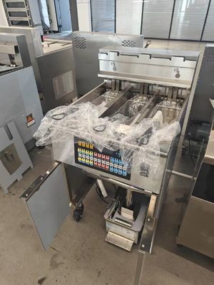 デジタルコンピュータ パネル 3 ポット 3 バスケ 21KW 電動 オープン チップ フライヤー