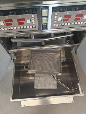 4つの鍋 4つのバスケット 油濾過システム 304SUS Ventless Deep kfc チップ 電気 チップ オープン チップ フライヤー 調理機