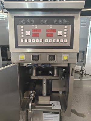 2つの鍋 2つのバスケット 7.5L*2 小容量 14kW 油を節約する 油過濾装置の電動式オープンフライヤー